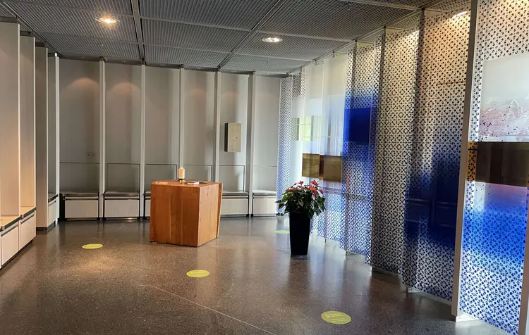 Kapelle STR Die Kapelle am Flughafen ist ein zentraler Ort für die Dienste der Flughafen-Seelsorge.