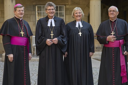 Erzbischof Stephan Burger (Freiburg), Landesbischof Ernst-Wilhelm Gohl (Stuttgart), Landesbischöfin Heike Springhart (Karlsruhe) und Bischof Gebhard Fürst (Rottenburg) - v.l.n.r.