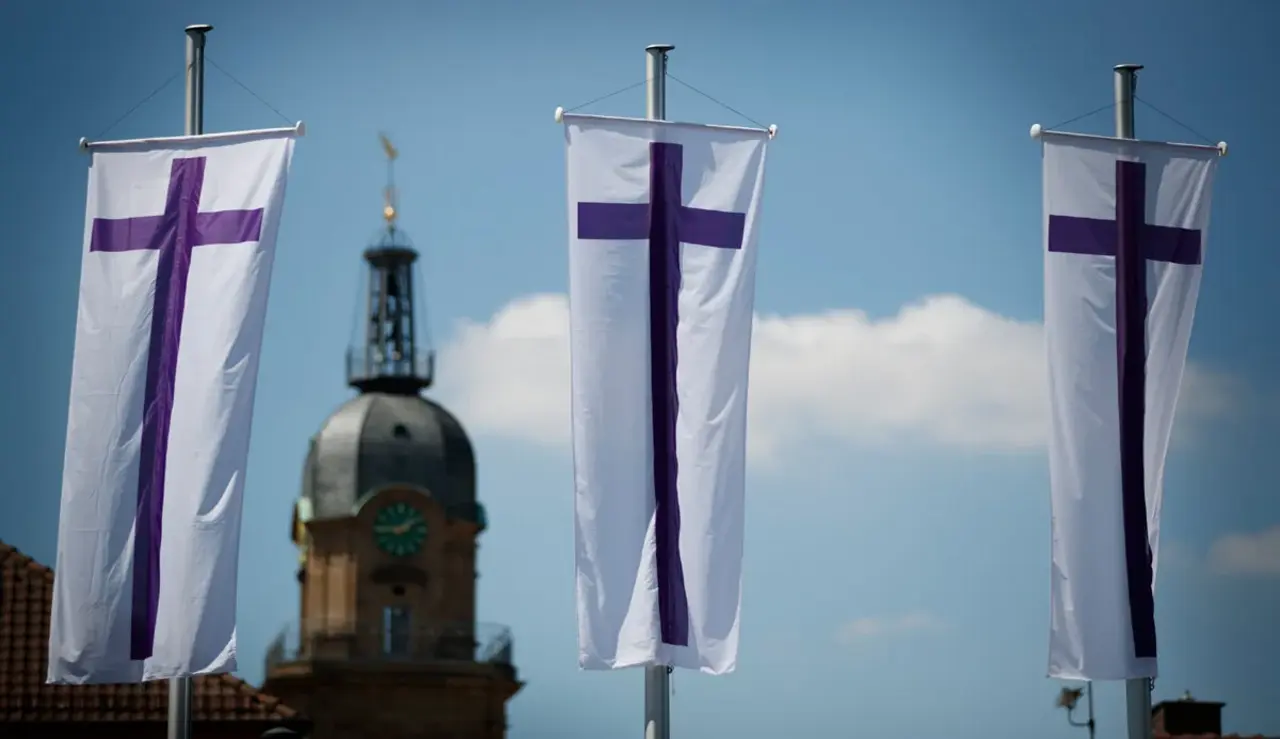 Martin Klumpp baute das Evangelische Bildungszentrum Hospitalhof auf und machte es zu einem liberalen Forum für theologische, psychologische und gesellschaftliche Fragen.
