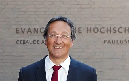 Prof. Dr. Norbert Collmar ist seit 1995 Lehrbeauftragter an der Evangelischen Hochschule Ludwigsburg.