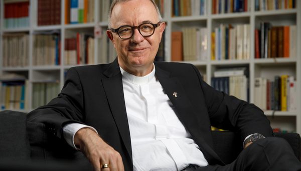 Früherer Landesbischof July feiert 70. Geburtstag