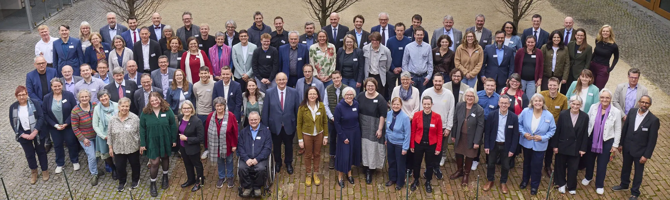 17. Landessynode Konstituierende Sitzung 2026 Gruppenfoto der 17. Evangelischen Württembergischen Landessynode