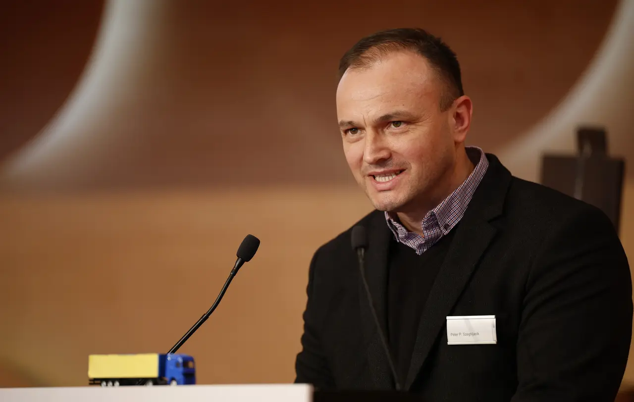 Pfarrer Peter Szeghljanik Pfarrer Péter Szeghljánik von der Evangelisch Reformierten Kirche in Transkarpatien/Ukraine