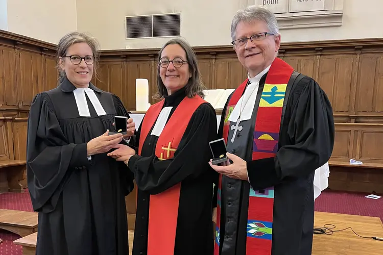 V.l.n.r.: Dr. Susanne Schenk, Emmanuelle Seyboldt, Präsidentin der Église protestante unie de France, und Dr. Marc-Frédéric Muller, Inspecteur ecclésiastique der Région Est-Montbéliard