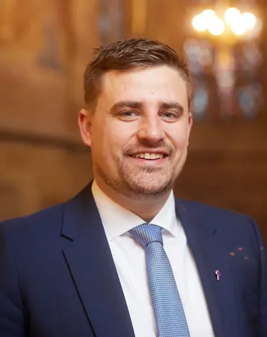 Alexander Stölzle Alexander Stölzle, geschäftsführender Pfarrer der Ev. Stadtkirchengemeinde Bad Cannstatt